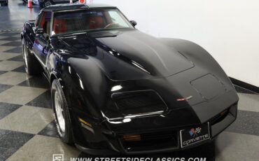 Chevrolet-Corvette-1981-Black-Black-ampamp-Red-14