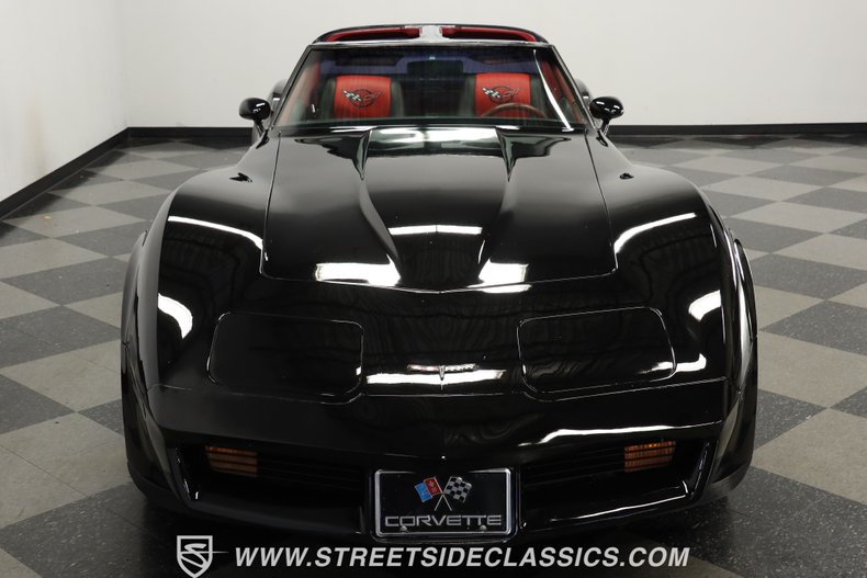 Chevrolet-Corvette-1981-Black-Black-ampamp-Red-15