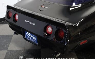 Chevrolet-Corvette-1981-Black-Black-ampamp-Red-23