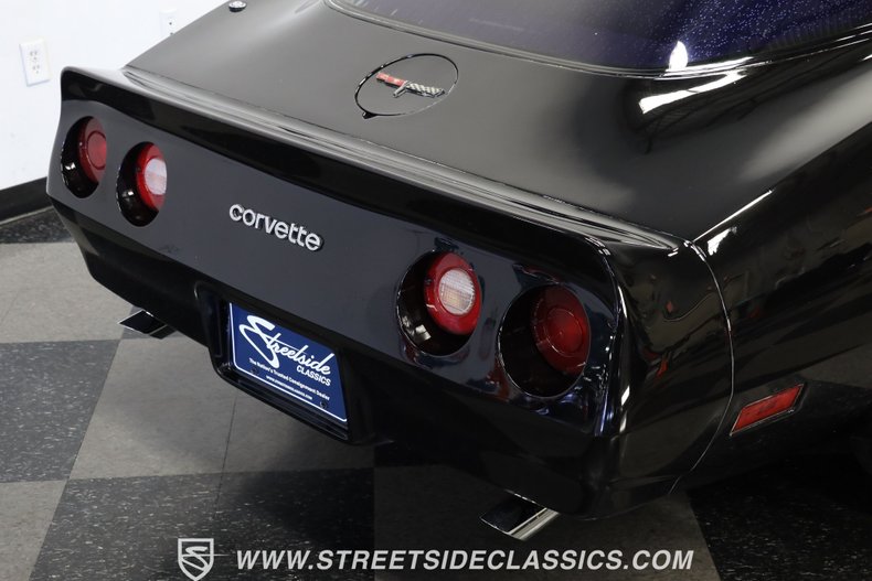 Chevrolet-Corvette-1981-Black-Black-ampamp-Red-23