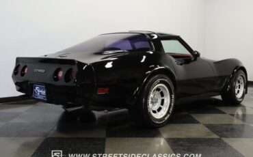 Chevrolet-Corvette-1981-Black-Black-ampamp-Red-24