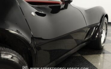 Chevrolet-Corvette-1981-Black-Black-ampamp-Red-25