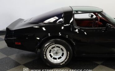 Chevrolet-Corvette-1981-Black-Black-ampamp-Red-26