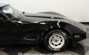 Chevrolet-Corvette-1981-Black-Black-ampamp-Red-27
