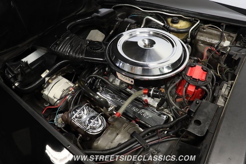 Chevrolet-Corvette-1981-Black-Black-ampamp-Red-29