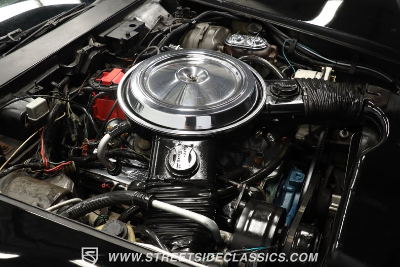 Chevrolet-Corvette-1981-Black-Black-ampamp-Red-30