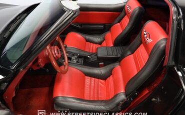 Chevrolet-Corvette-1981-Black-Black-ampamp-Red-34