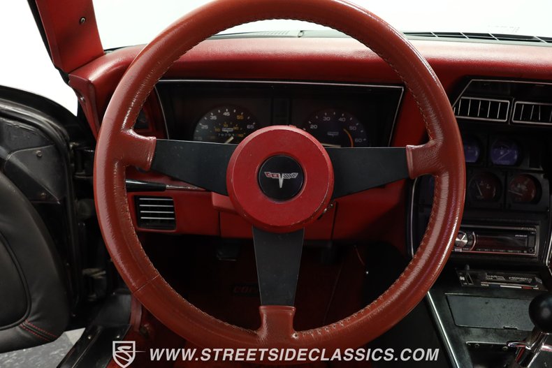 Chevrolet-Corvette-1981-Black-Black-ampamp-Red-35