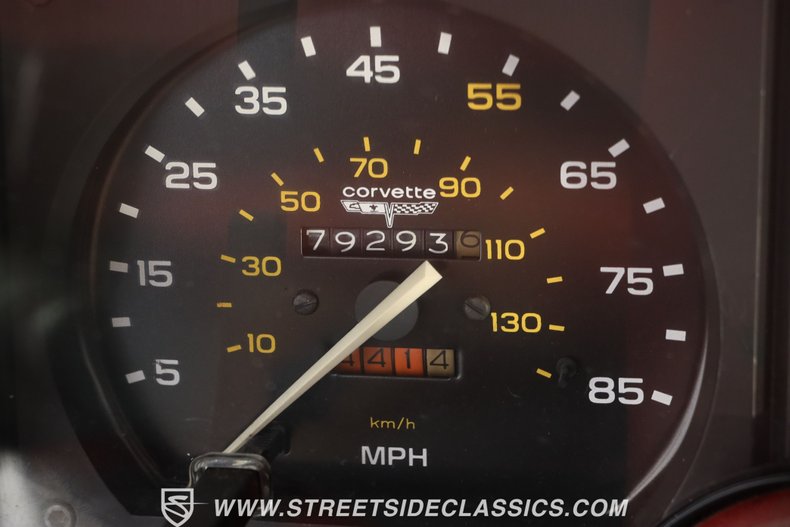 Chevrolet-Corvette-1981-Black-Black-ampamp-Red-37