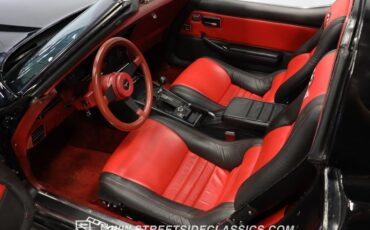 Chevrolet-Corvette-1981-Black-Black-ampamp-Red-4