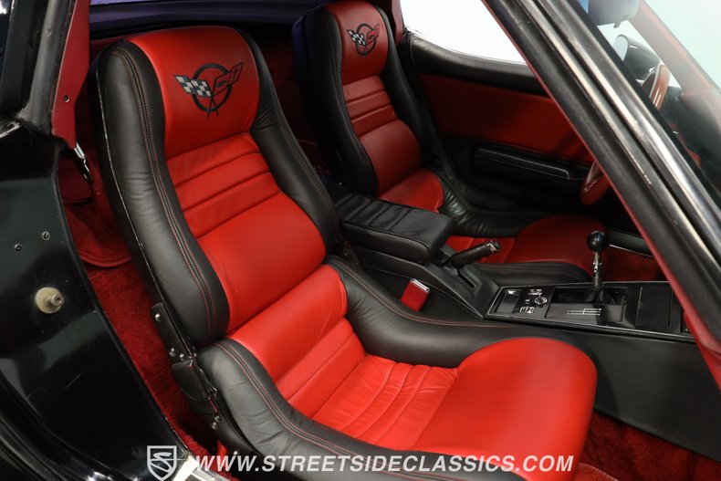 Chevrolet-Corvette-1981-Black-Black-ampamp-Red-41