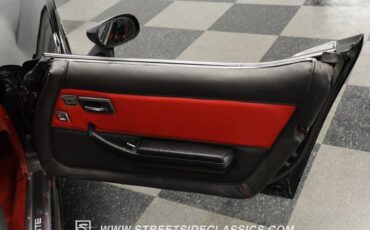 Chevrolet-Corvette-1981-Black-Black-ampamp-Red-46