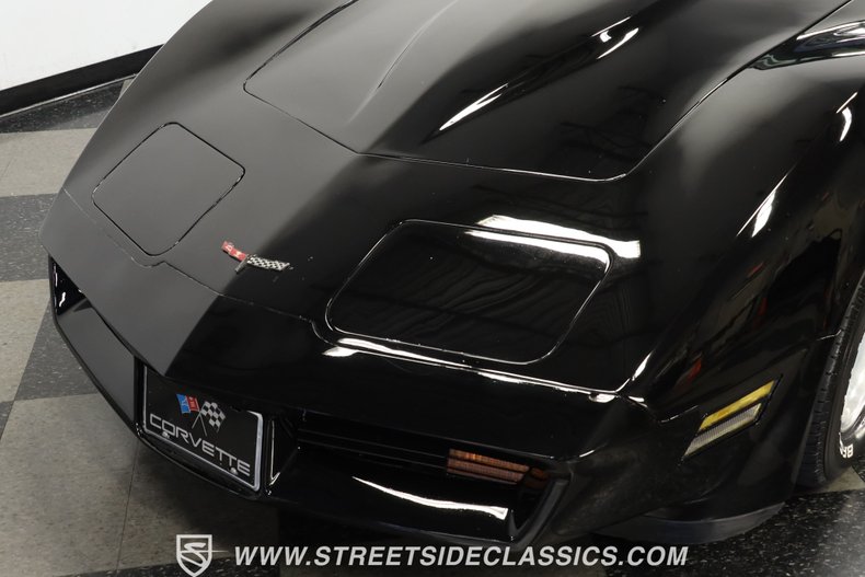 Chevrolet-Corvette-1981-Black-Black-ampamp-Red-47