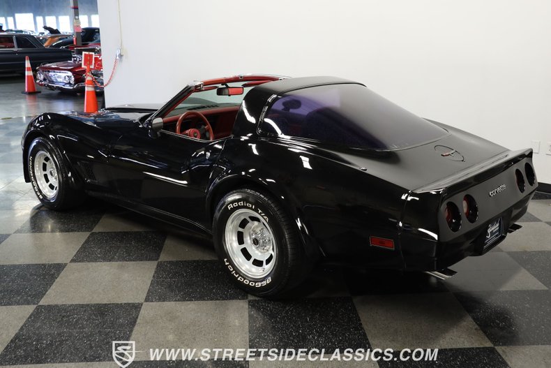 Chevrolet-Corvette-1981-Black-Black-ampamp-Red-6