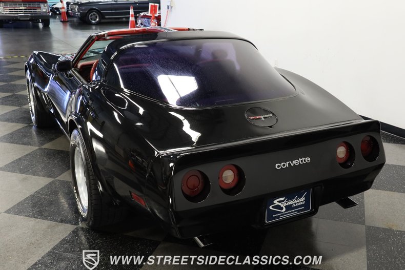 Chevrolet-Corvette-1981-Black-Black-ampamp-Red-7