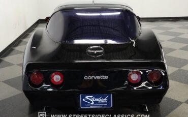 Chevrolet-Corvette-1981-Black-Black-ampamp-Red-8