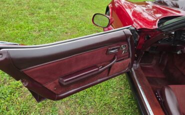 Chevrolet-Corvette-1981-Burgundy-Burgundy-2