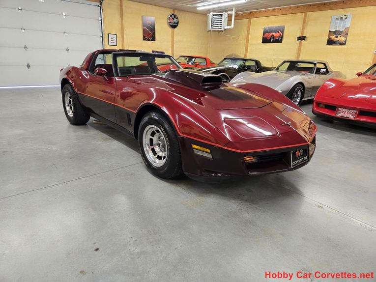 Chevrolet-Corvette-1981-Burgundy-Burgundy-30