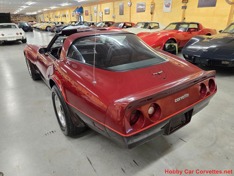 Chevrolet-Corvette-1981-Burgundy-Burgundy-34