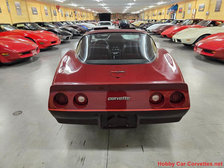 Chevrolet-Corvette-1981-Burgundy-Burgundy-35