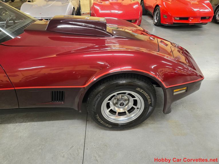 Chevrolet-Corvette-1981-Burgundy-Burgundy-38
