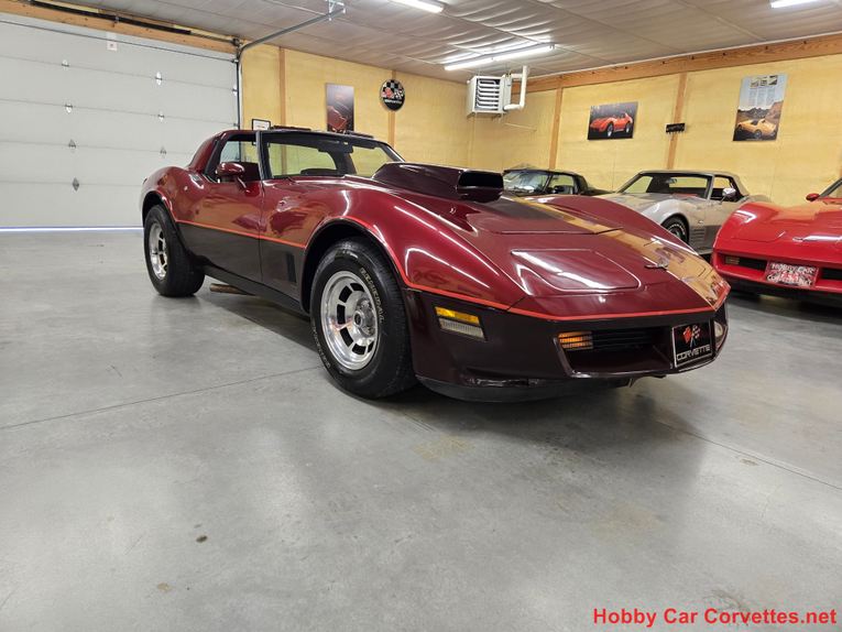 Chevrolet-Corvette-1981-Burgundy-Burgundy-4