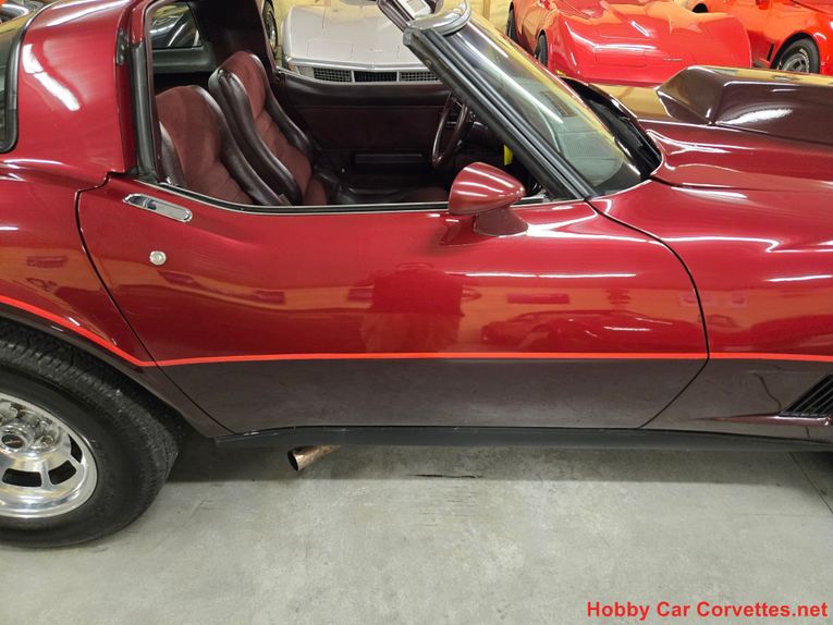 Chevrolet-Corvette-1981-Burgundy-Burgundy-40