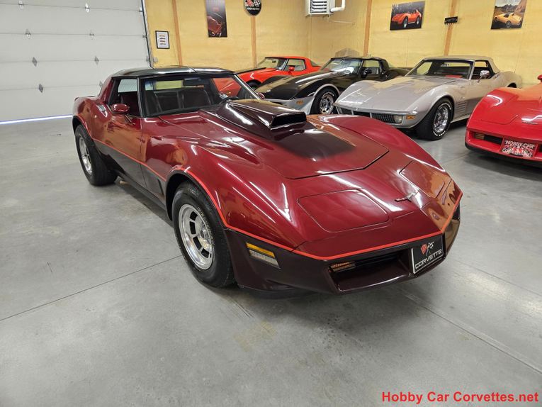 Chevrolet-Corvette-1981-Burgundy-Burgundy-41