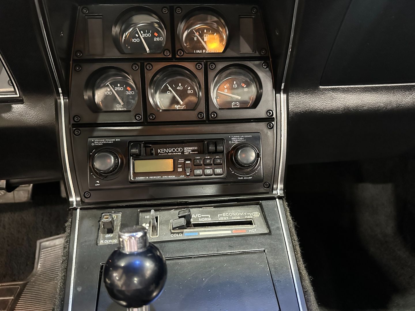 Chevrolet-Corvette-1981-Coupe-14