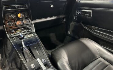 Chevrolet-Corvette-1981-Coupe-15