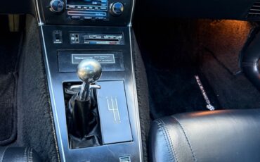 Chevrolet-Corvette-1981-Coupe-17