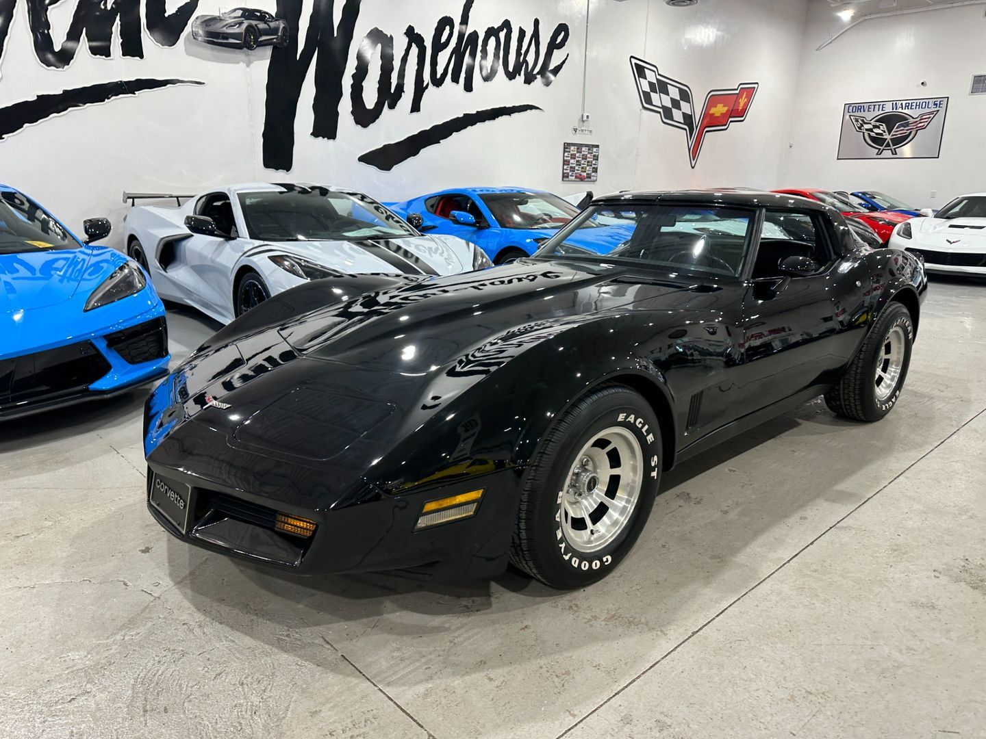 Chevrolet-Corvette-1981-Coupe-19