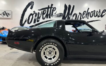Chevrolet-Corvette-1981-Coupe-3