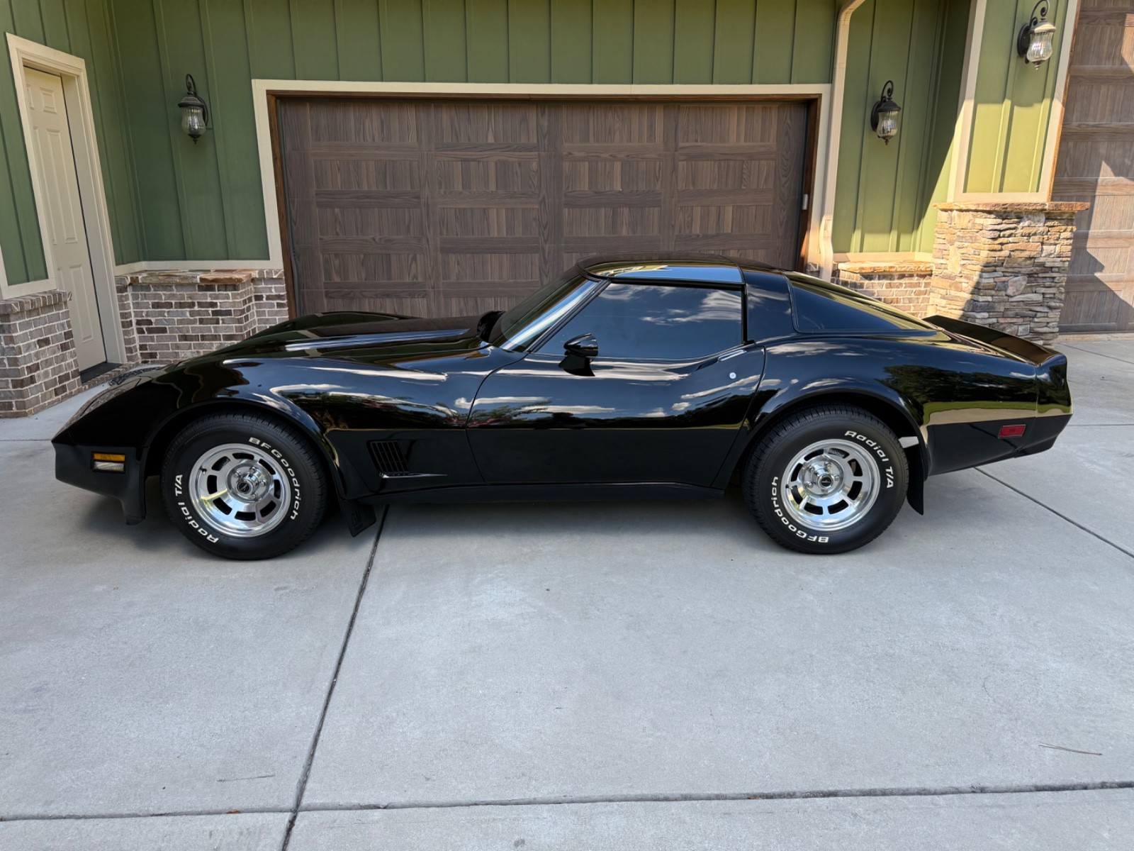 Chevrolet-Corvette-1981-Coupe-4