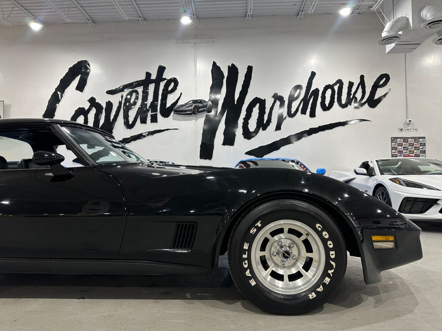 Chevrolet-Corvette-1981-Coupe-4