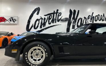 Chevrolet-Corvette-1981-Coupe-5