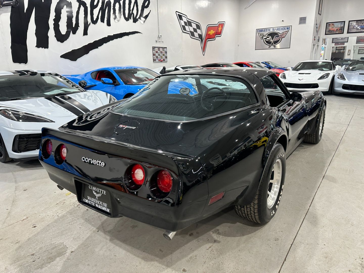Chevrolet-Corvette-1981-Coupe-7