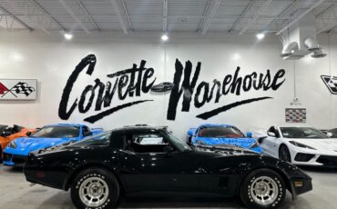 Chevrolet-Corvette-1981-Coupe-8