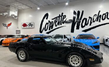 Chevrolet-Corvette-1981-Coupe-9