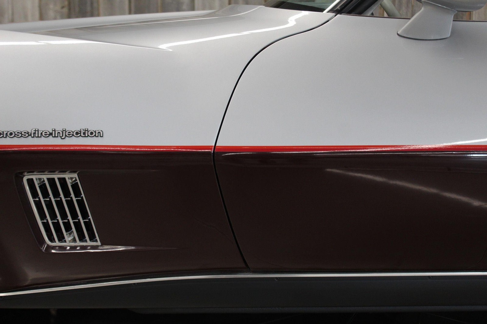 Chevrolet-Corvette-1982-Beautiful-Color-Combo-12