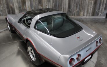 Chevrolet-Corvette-1982-Beautiful-Color-Combo-16