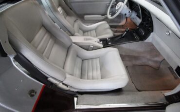 Chevrolet-Corvette-1982-Beautiful-Color-Combo-21