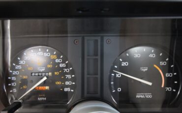 Chevrolet-Corvette-1982-Beautiful-Color-Combo-24