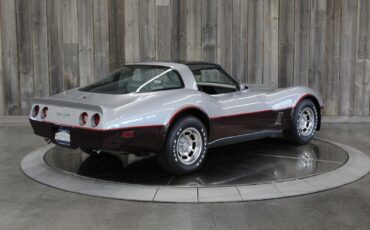 Chevrolet-Corvette-1982-Beautiful-Color-Combo-4