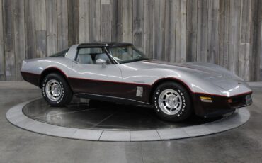 Chevrolet-Corvette-1982-Beautiful-Color-Combo-6