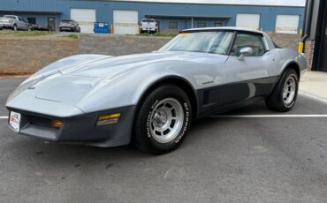 Chevrolet-Corvette-1982-Black-Black-10