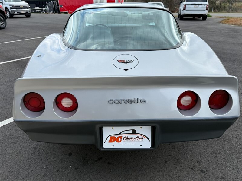 Chevrolet-Corvette-1982-Black-Black-13
