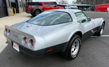 Chevrolet-Corvette-1982-Black-Black-14