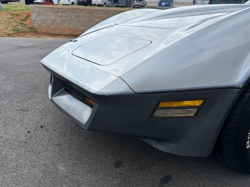 Chevrolet-Corvette-1982-Black-Black-20