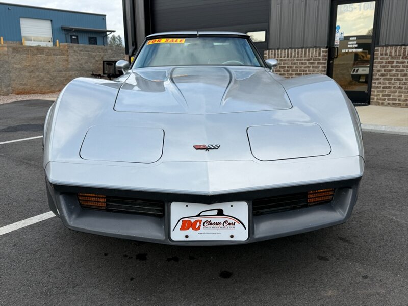 Chevrolet-Corvette-1982-Black-Black-9